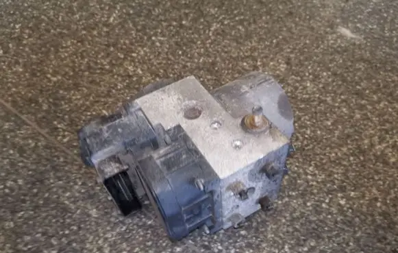 Toyota Avensis T220 ABS Pump 0273004559