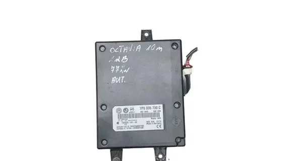 Skoda Octavia Mk2 (1Z) Bluetooth control unit module 7P6035730C 100022600109 7668040209
