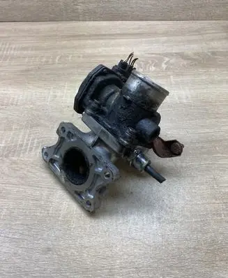 Toyota Auris 150 Throttle valve 261000N030
