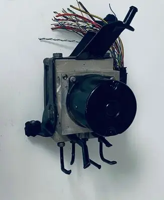 BMW 5 E60 E61 ABS Pump 6781986