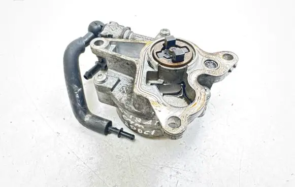Nissan X-Trail T31 Vacuum pump 8200472458