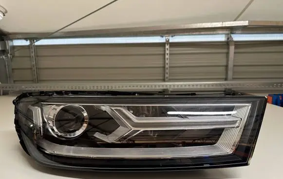 Audi Q7 4M Headlight/headlamp 4M0941006