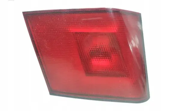 Tailgate rear/tail lights