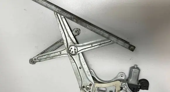 Lexus RX 330 - 350 - 400H Front door manual window regulator 