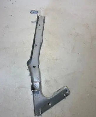 Audi S5 Fender mounting bracket 8T0821135C