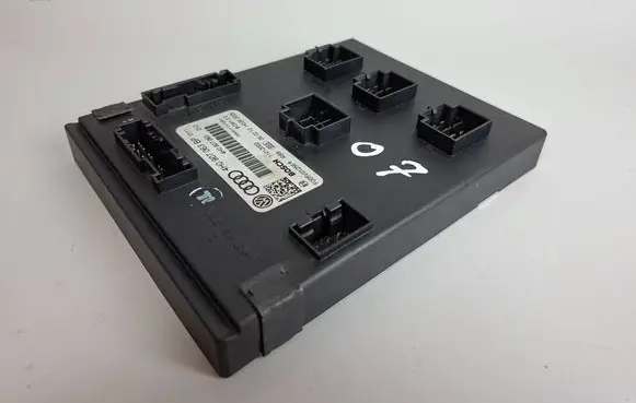 Audi A8 S8 D4 4H Comfort/convenience module 4H0907063BP 11012002 F005V01256