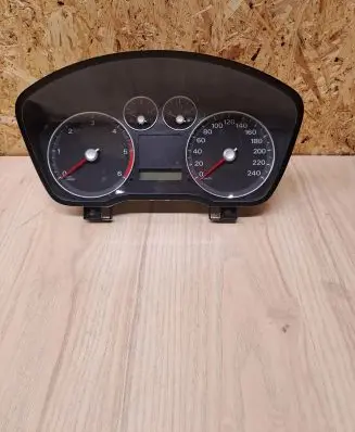 Ford Focus Speedometer (instrument cluster) 3M5F10841B 44ZU262 AU6620A