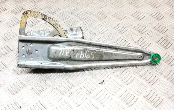 Toyota Avensis T270 Rear door manual window regulator 