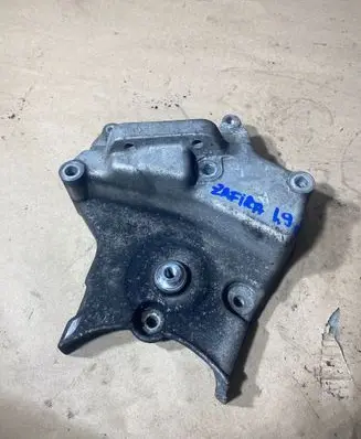 Opel Zafira B Engine mounting bracket 55192649 B813