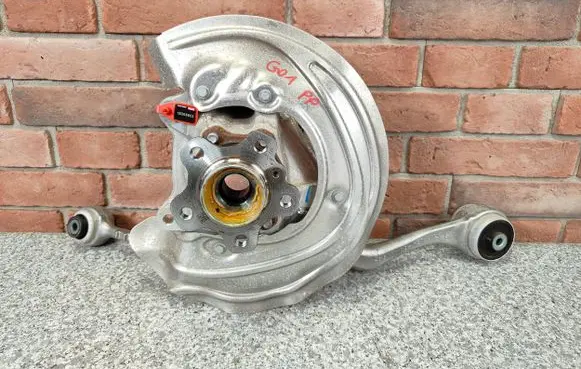 BMW X3 G01 Front wheel hub spindle knuckle 6882598