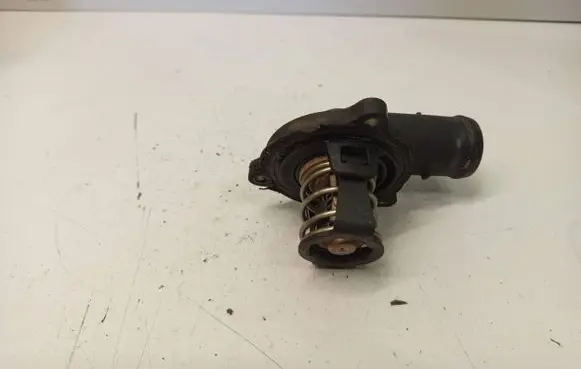 Audi A4 S4 B7 8E 8H Thermostat 059121111F