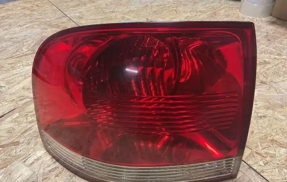 Volkswagen Touareg I Rear/tail lights 7L6945095K