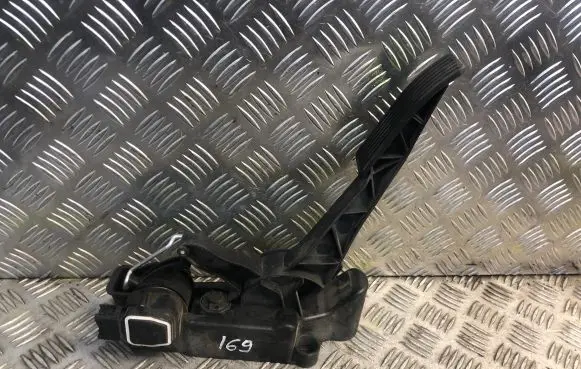 Mercedes-Benz A W169 Accelerator throttle pedal 1693000204
