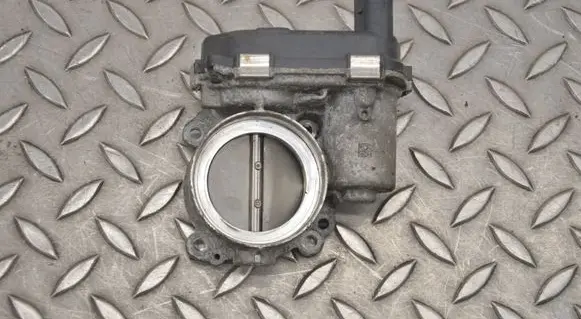 Volkswagen Golf VII Throttle valve 04E133062Q