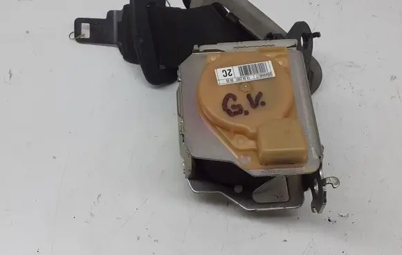 Middle seatbelt (rear)