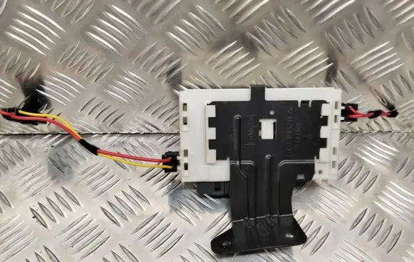 Ford Kuga II Fuse module 401154265