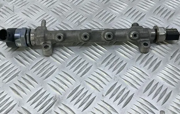 Seat Leon (5F) Fuel pressure regulator 04L089D 04L906054 057130764AB
