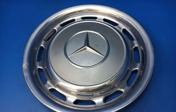 Mercedes-Benz COMPAKT W115 R14 wheel hub/cap/trim 