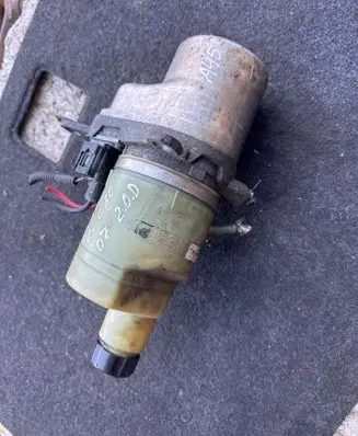 Volvo C30 Power steering pump 5N513K514AE