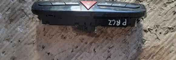 Passenger airbag on/off switch