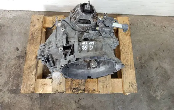 Mini Cooper Countryman R60 Manual 6 speed gearbox 7594640 0685855ACV