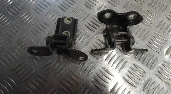 Toyota Yaris XP210 Rear door hinge set 
