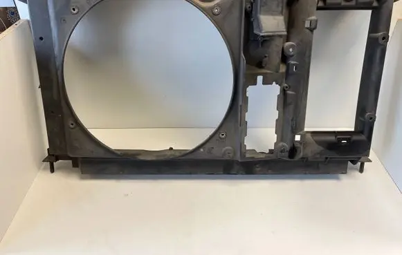 Citroen C4 Grand Picasso Radiator support slam panel