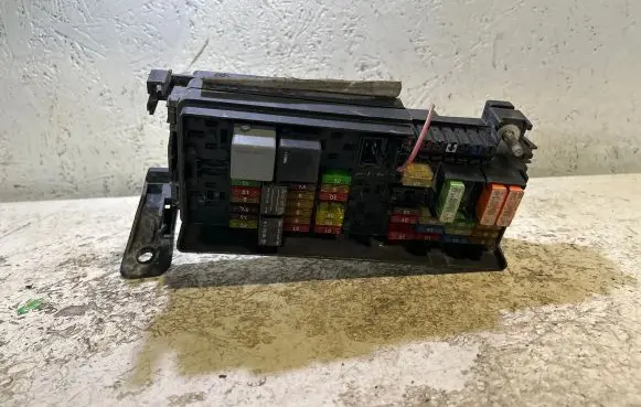 Mercedes-Benz ML W164 Fuse box set A1645400272 2519206 15454741