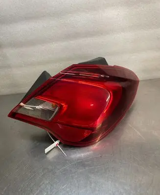 Opel Corsa E Rear/tail lights 39068623