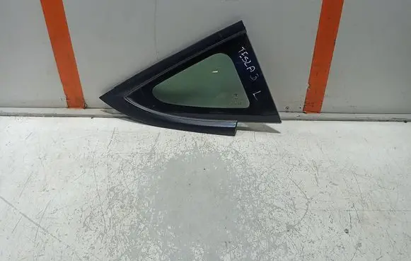 Tesla Model 3 Side middle window/glass 