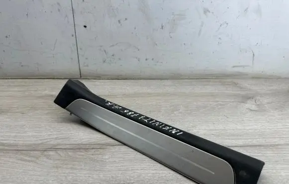 Infiniti FX Rear sill trim cover 76899CG