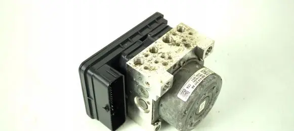 Volkswagen Golf III ABS Pump 5Q0614517AA 5Q0907379AB