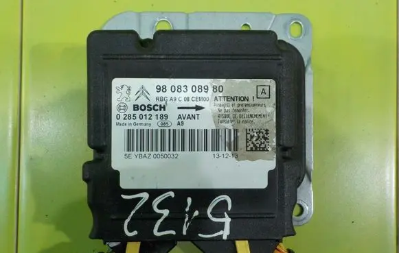 Peugeot 208 I Airbag control unit/module 0285012189
