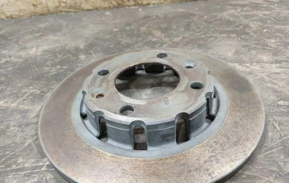Opel Mokka B Rear brake disc 9827734980