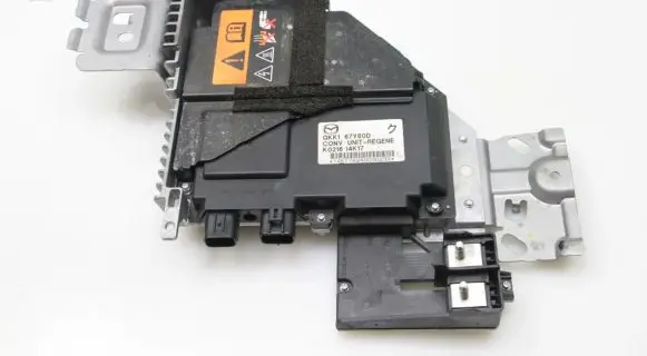 Mazda 6 Voltage converter/converter module GKK167Y60D