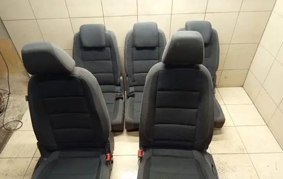 Volkswagen Touran II Seat set 