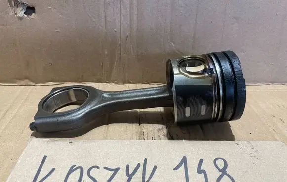 Ford Focus Piston with connecting rod 75L93