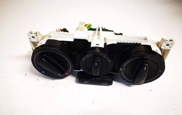 Volkswagen Bora Climate control unit 1j0820045f