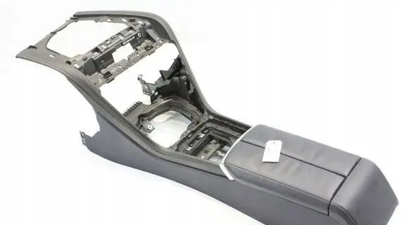 BMW 8 G15 Center console