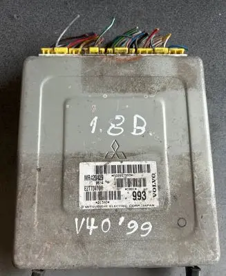 Volvo S40, V40 Engine control unit/module MR420429 P80887993 E2T7047604