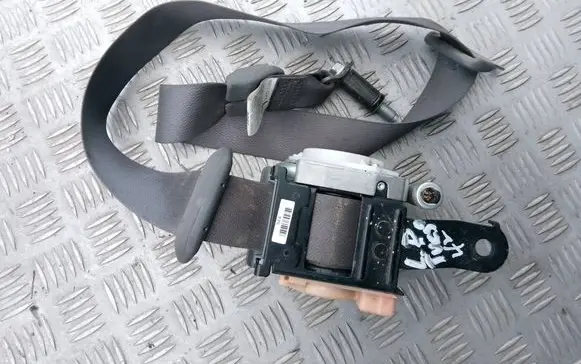 Hyundai Tucson JM Front seatbelt 888102E400
