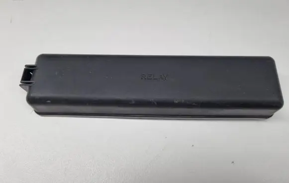 Toyota Prius (NHW20) Fuse box cover 8615XA1
