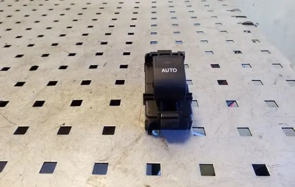 Lexus CT 200H Electric window control switch 192801