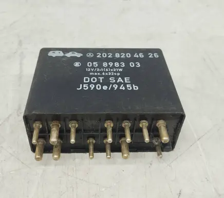 Mercedes-Benz E W124 Tow bar trailer control unit/module 2028204626 A2028204626