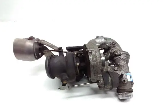 Mercedes-Benz CLS C218 X218 Turbo A6510902880 A6510906180