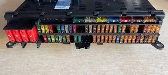 BMW X5 E53 Fuse module 8380409