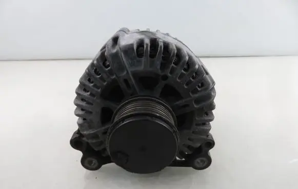 Volkswagen Golf V Generator/alternator 06F903023C