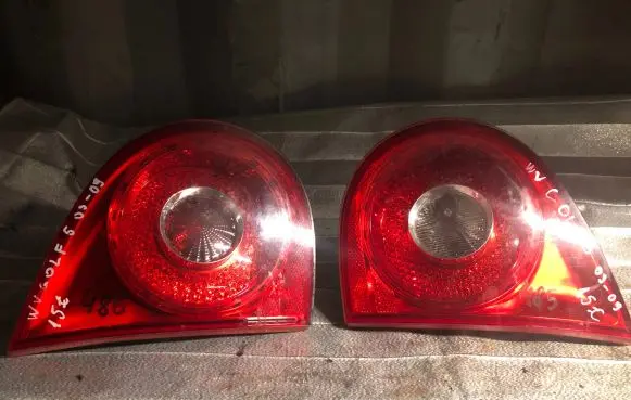 Volkswagen Golf V Tailgate rear/tail lights 1K6945094E 028500204