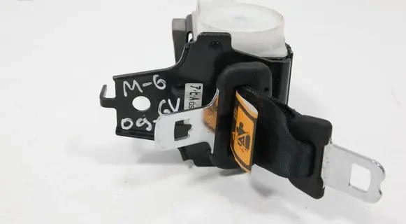 Middle seatbelt (rear)