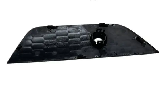 Front bumper splitter molding